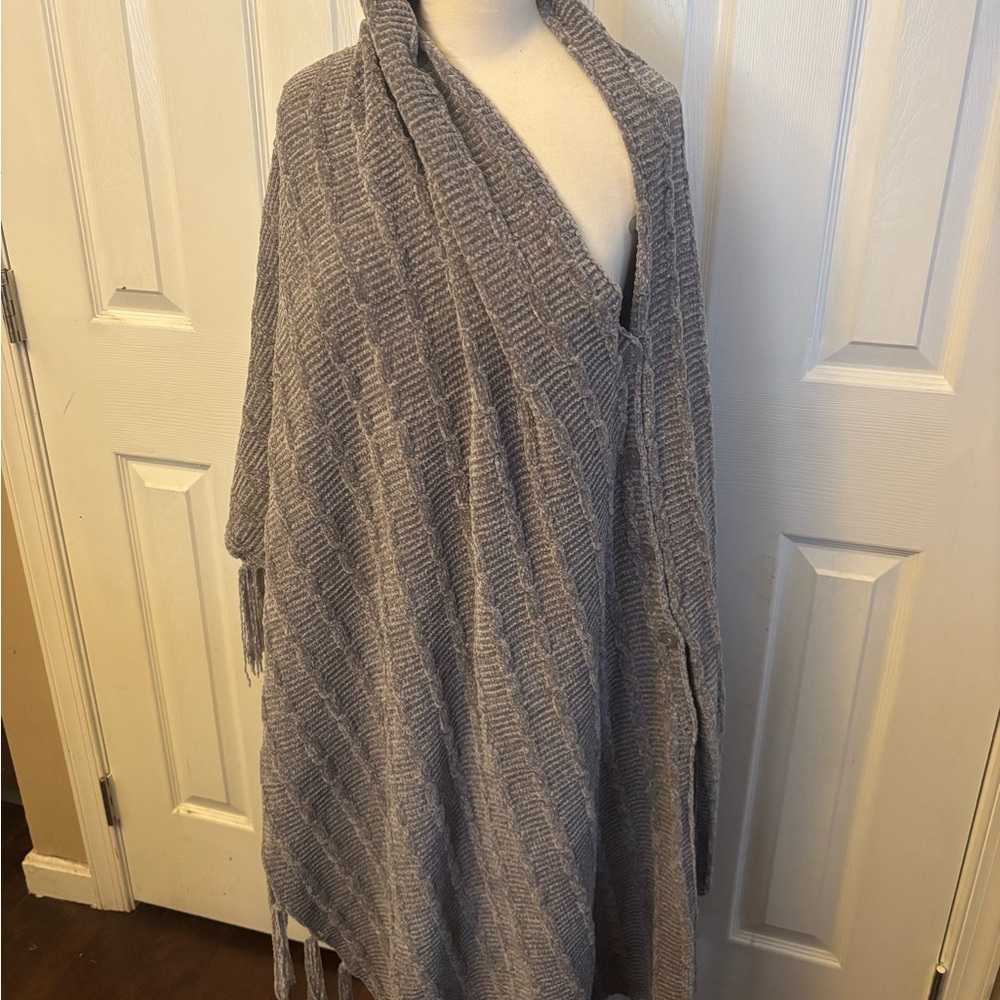 LuLaRoe Gray Textured Knit Wrap